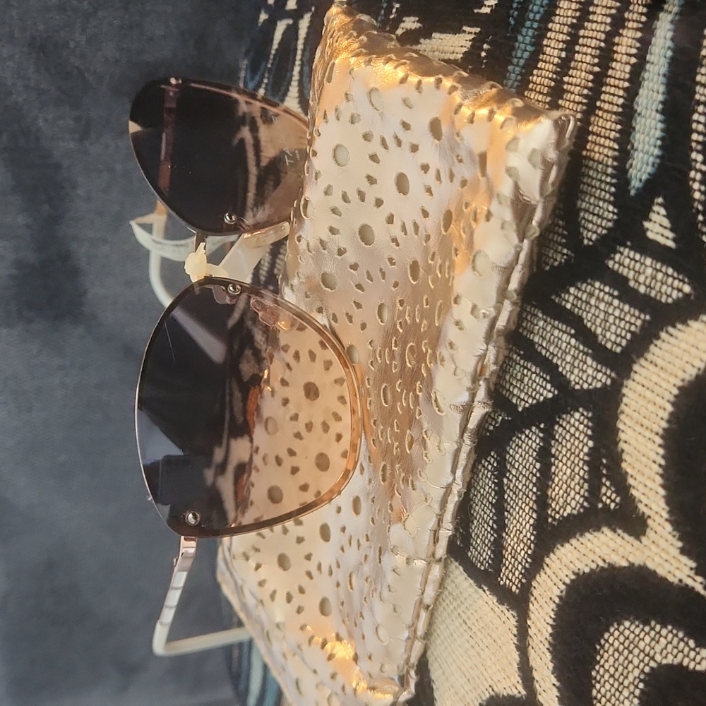 Sunglasses - Picture 5 of 7